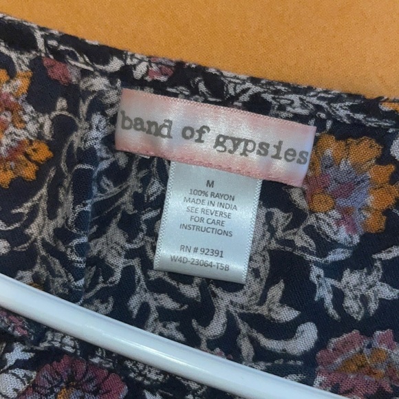 Band of gypsies crop blouse - Picture 3 of 3